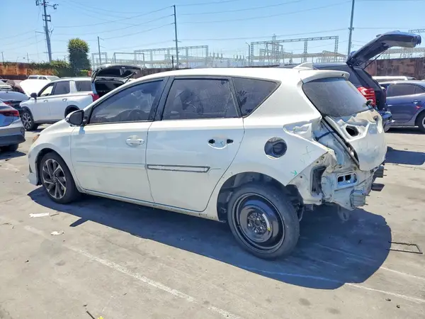 JTNKARJE2JJ562221 2018 TOYOTA COROLLA - Image 2