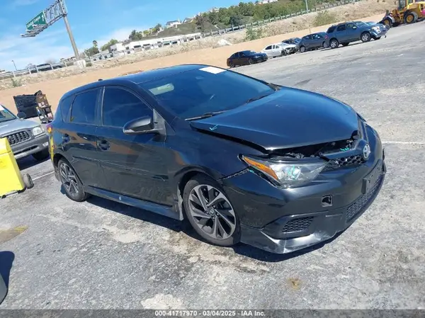 JTNKARJE2JJ563126 2018 TOYOTA COROLLA - Image 1