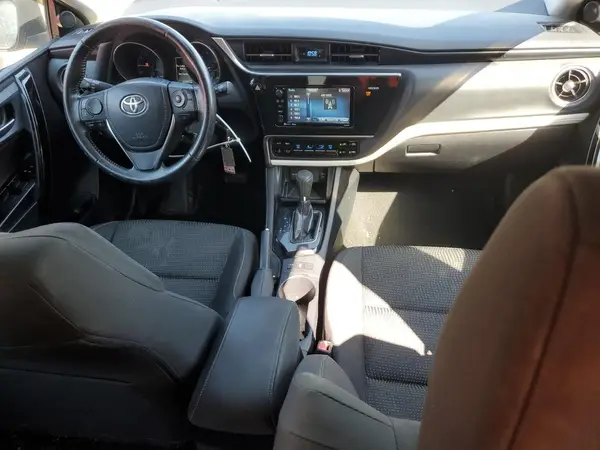 JTNKARJE2JJ564096 2018 TOYOTA COROLLA - Image 8