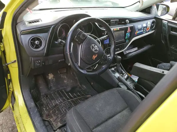JTNKARJE2JJ565104 2018 TOYOTA COROLLA - Image 8