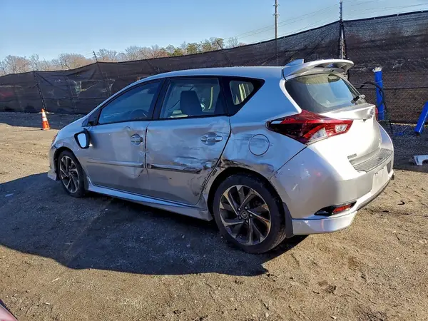 JTNKARJE2JJ567239 2018 TOYOTA COROLLA - Image 2