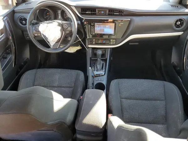 JTNKARJE2JJ568925 2018 TOYOTA COROLLA - Image 8