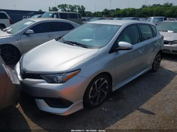 JTNKARJE2JJ571758 2018 TOYOTA COROLLA - Image 2
