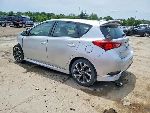 JTNKARJE2JJ574076 2018 TOYOTA COROLLA - Image 2
