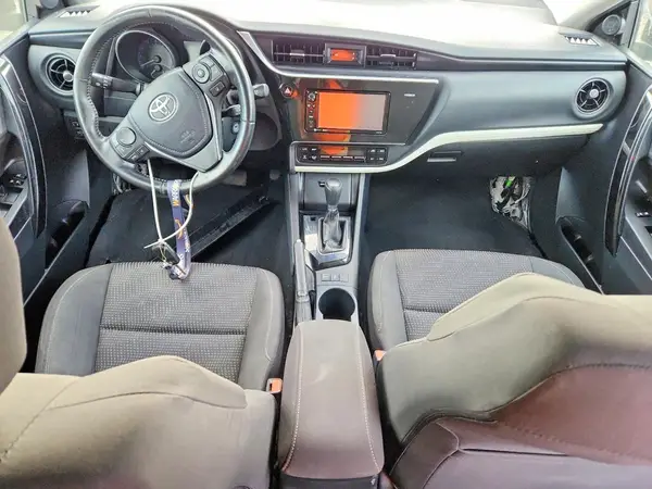 JTNKARJE2JJ575969 2018 TOYOTA COROLLA - Image 8