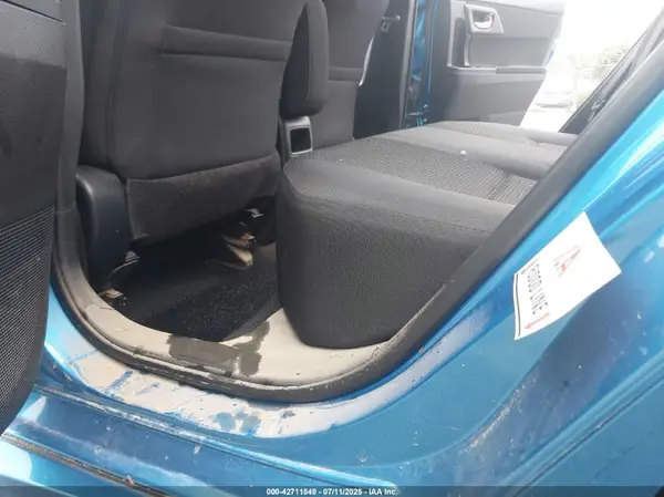 JTNKARJE2JJ575986 2018 TOYOTA COROLLA - Image 8
