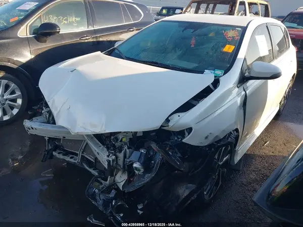 JTNKARJE3HJ530114 2017 TOYOTA COROLLA - Image 2