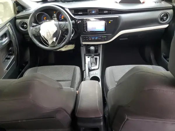 JTNKARJE3HJ543333 2017 TOYOTA COROLLA - Image 8