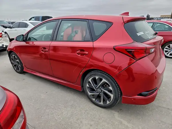 JTNKARJE3JJ555388 2018 TOYOTA COROLLA - Image 2