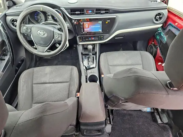 JTNKARJE3JJ555388 2018 TOYOTA COROLLA - Image 8