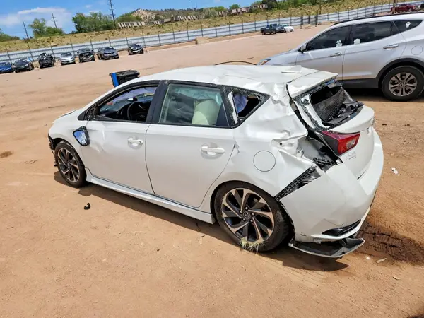 JTNKARJE3JJ557254 2018 TOYOTA COROLLA - Image 2