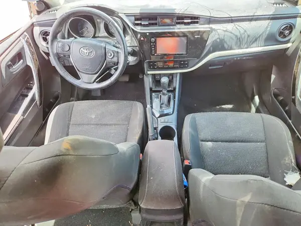 JTNKARJE3JJ557254 2018 TOYOTA COROLLA - Image 8