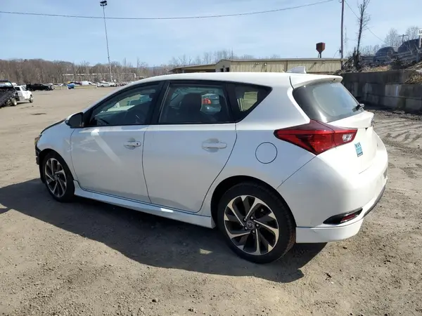 JTNKARJE3JJ557433 2018 TOYOTA COROLLA - Image 2