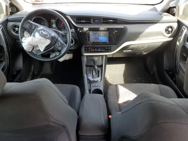 JTNKARJE3JJ557433 2018 TOYOTA COROLLA - Image 8