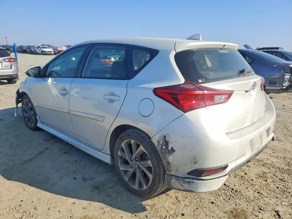 JTNKARJE3JJ557514 2018 TOYOTA COROLLA - Image 2