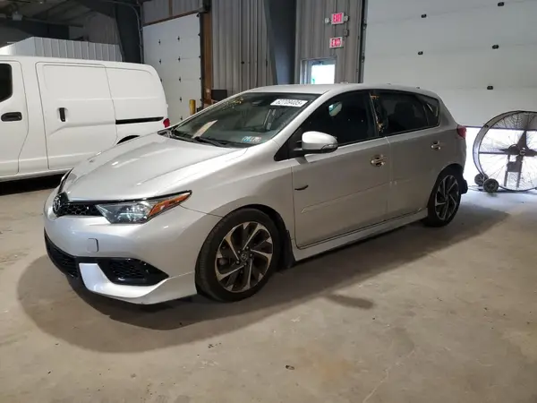 JTNKARJE3JJ557609 2018 TOYOTA COROLLA - Image 1