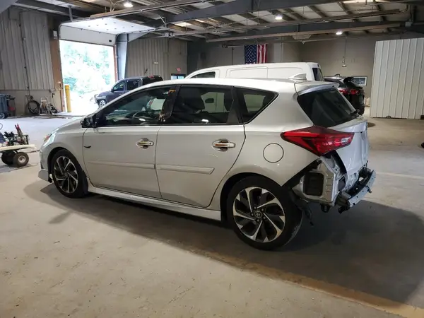 JTNKARJE3JJ557609 2018 TOYOTA COROLLA - Image 2