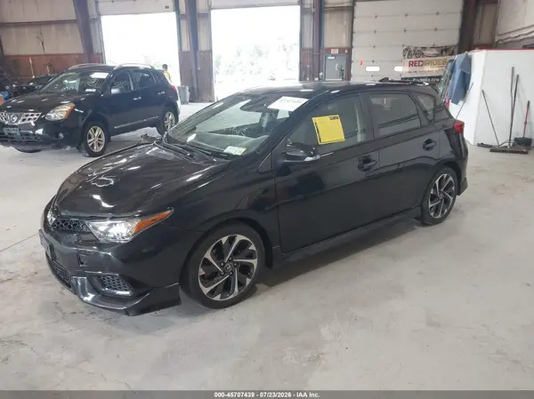 JTNKARJE3JJ557626 2018 TOYOTA COROLLA - Image 2