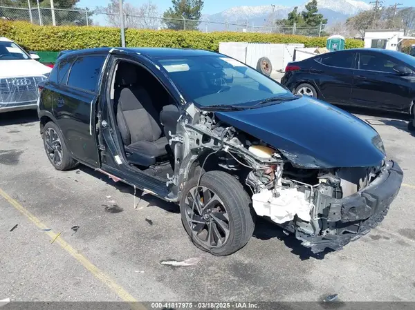 JTNKARJE3JJ559330 2018 TOYOTA COROLLA - Image 1