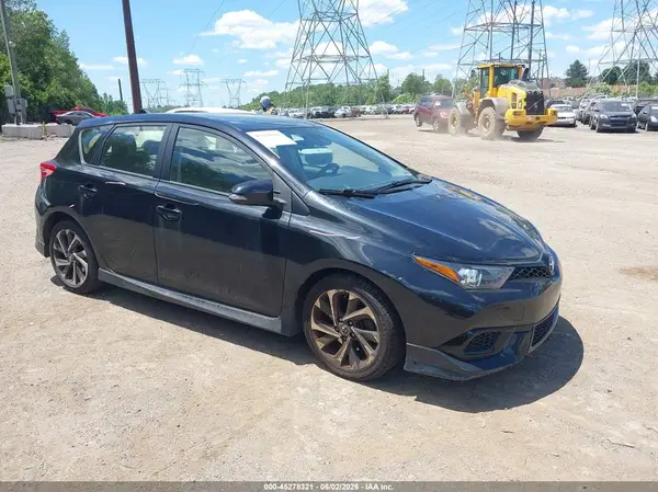 JTNKARJE3JJ559683 2018 TOYOTA COROLLA - Image 1