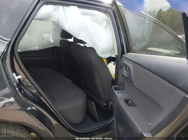 JTNKARJE3JJ560669 2018 TOYOTA COROLLA - Image 8