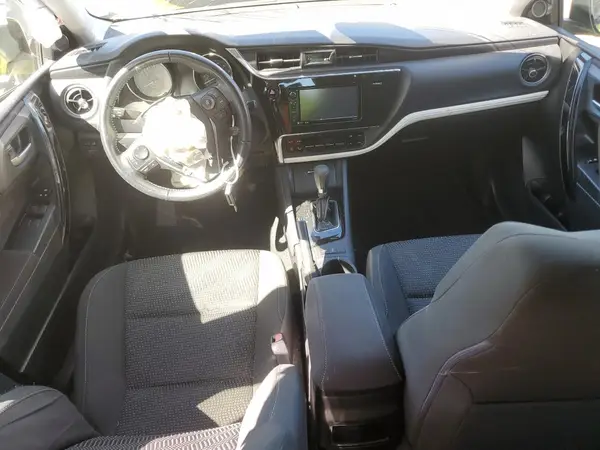 JTNKARJE3JJ561157 2018 TOYOTA COROLLA - Image 8