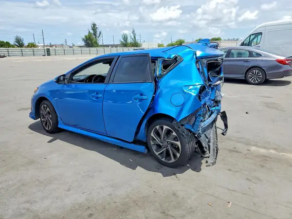 JTNKARJE3JJ561918 2018 TOYOTA COROLLA - Image 2