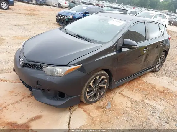 JTNKARJE3JJ562714 2018 TOYOTA COROLLA - Image 2