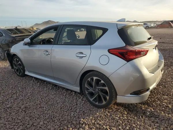 JTNKARJE3JJ563846 2018 TOYOTA COROLLA - Image 2