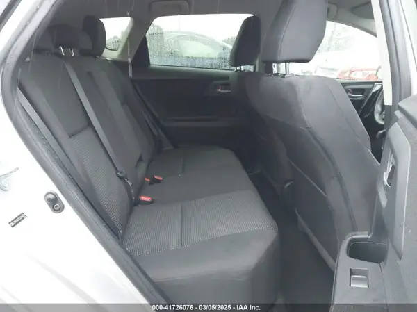 JTNKARJE3JJ564334 2018 TOYOTA COROLLA - Image 8
