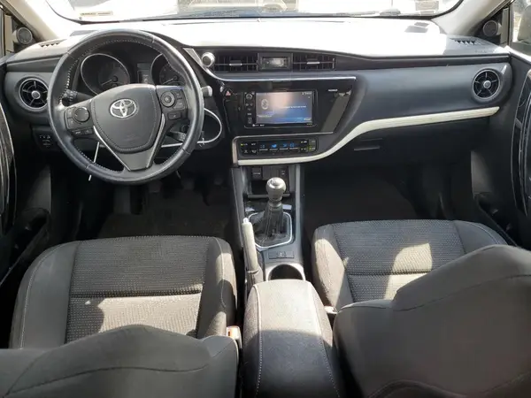 JTNKARJE3JJ565645 2018 TOYOTA COROLLA - Image 8