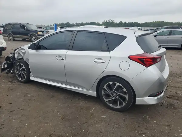 JTNKARJE3JJ566732 2018 TOYOTA COROLLA - Image 2
