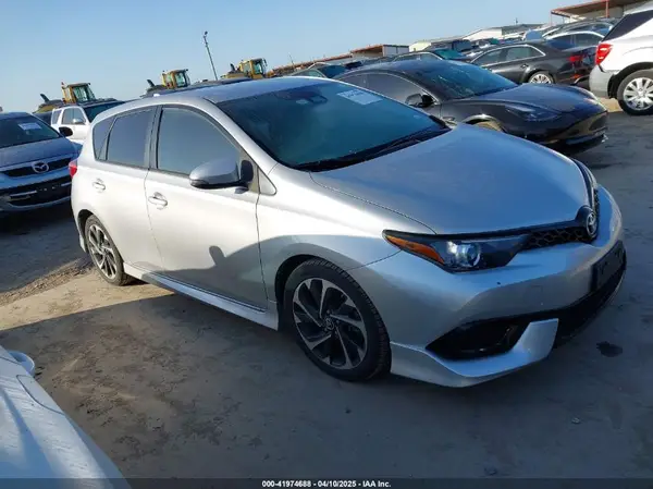 JTNKARJE3JJ570070 2018 TOYOTA COROLLA - Image 1