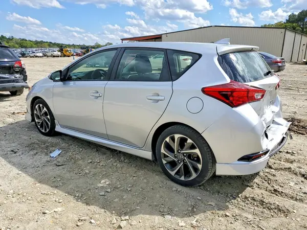 JTNKARJE3JJ572238 2018 TOYOTA COROLLA - Image 2