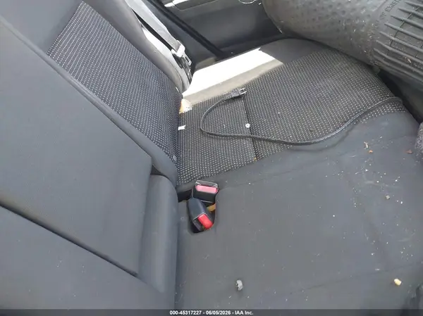 JTNKARJE3JJ573065 2018 TOYOTA COROLLA - Image 8