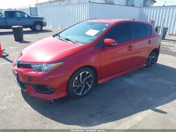 JTNKARJE3JJ576371 2018 TOYOTA COROLLA - Image 2
