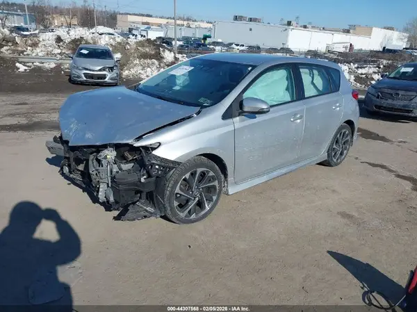 JTNKARJE4HJ546256 2017 TOYOTA COROLLA - Image 2