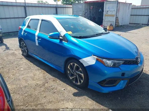 JTNKARJE4JJ553195 2018 TOYOTA COROLLA - Image 1