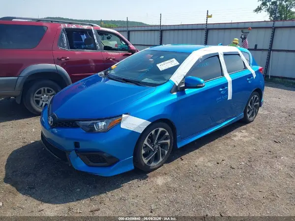 JTNKARJE4JJ553195 2018 TOYOTA COROLLA - Image 2