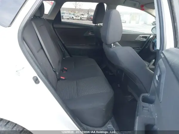 JTNKARJE4JJ553827 2018 TOYOTA COROLLA - Image 8