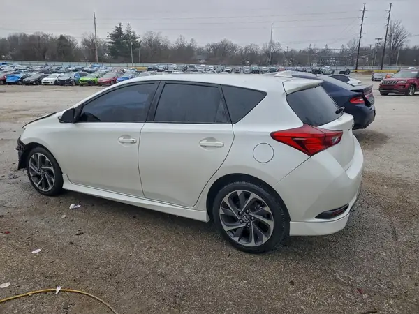 JTNKARJE4JJ553990 2018 TOYOTA COROLLA - Image 2