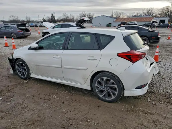 JTNKARJE4JJ556128 2018 TOYOTA COROLLA - Image 2