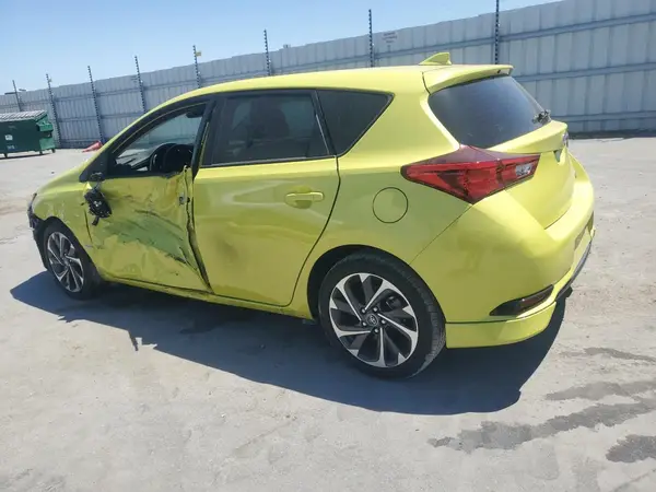 JTNKARJE4JJ557263 2018 TOYOTA COROLLA - Image 2
