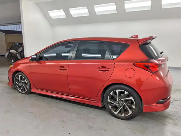 JTNKARJE4JJ558901 2018 TOYOTA COROLLA - Image 2