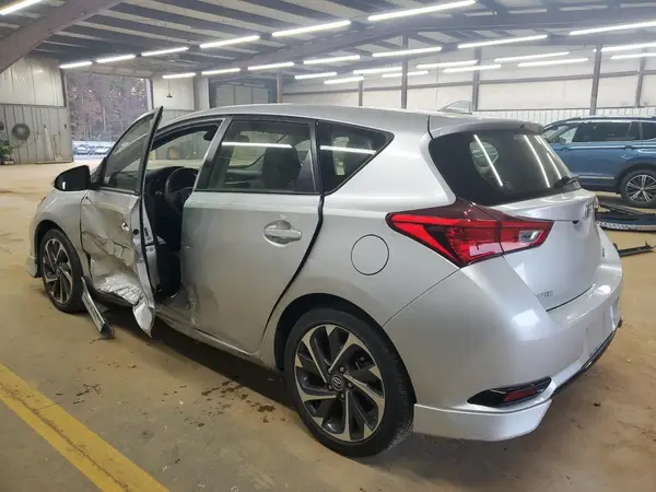 JTNKARJE4JJ560261 2018 TOYOTA COROLLA - Image 2