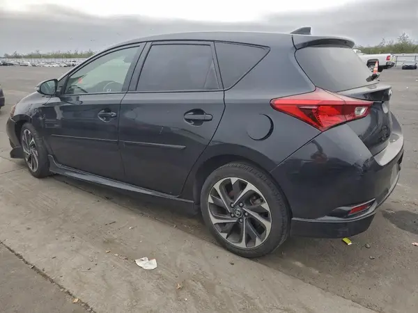 JTNKARJE4JJ561085 2018 TOYOTA COROLLA - Image 2