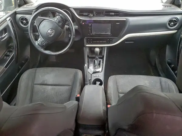 JTNKARJE4JJ561085 2018 TOYOTA COROLLA - Image 8