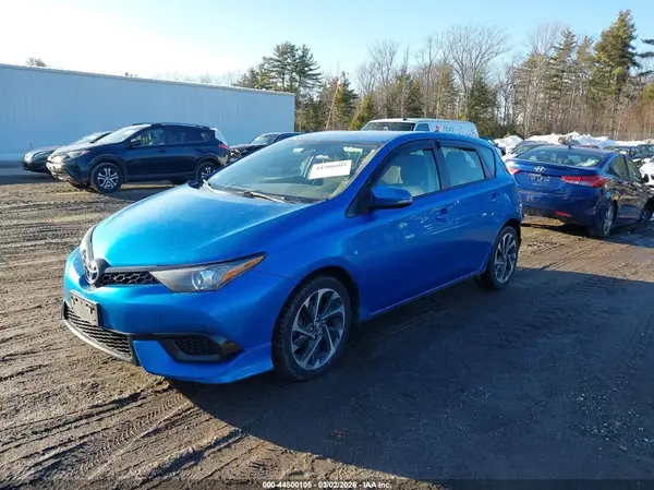JTNKARJE4JJ561295 2018 TOYOTA COROLLA - Image 2