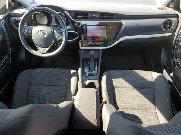 JTNKARJE4JJ561667 2018 TOYOTA COROLLA - Image 8