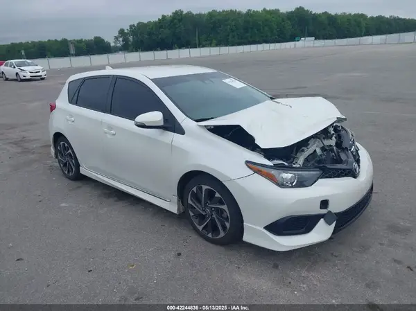 JTNKARJE4JJ563046 2018 TOYOTA COROLLA - Image 1
